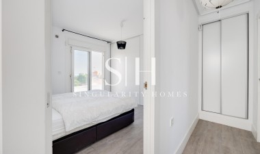 Resale - Villa - Torrevieja - aguas nuevas