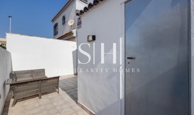 Resale - Villa - Torrevieja - aguas nuevas