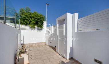 Resale - Villa - Torrevieja - aguas nuevas