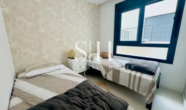 Resale - Apartment / flat - San Miguel de Salinas