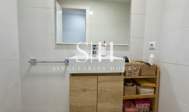 Resale - Apartment / flat - Alicante - Albufereta