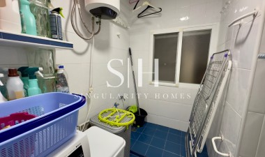 Resale - Apartment / flat - Alicante - Albufereta