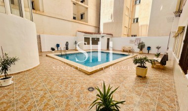 Resale - Apartment / flat - Torrevieja - Torrevieja*