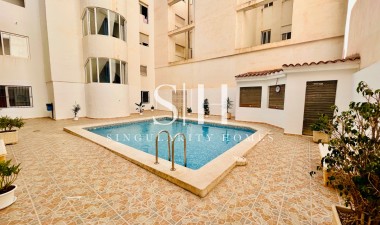 Resale - Apartment / flat - Torrevieja - Torrevieja*