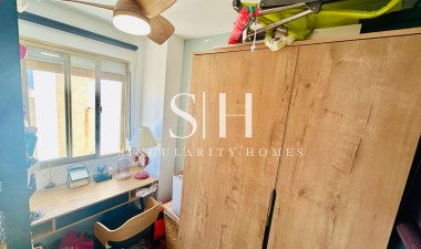 Resale - Apartment / flat - Torrevieja - Torrevieja*