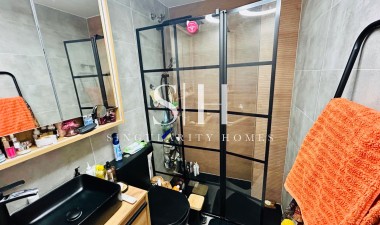 Resale - Apartment / flat - Torrevieja - Torrevieja*