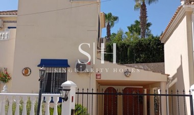 Перепродажа - Villa - Villamartin - Costa Blanca