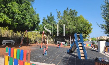 Перепродажа - Casa - Orihuela Costa - Playa Flamenca