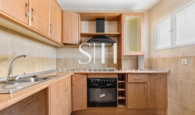 Odsprzedaż - Mieszkanie w bloku - Torrevieja - Rocio Del Mar