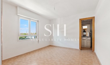 Odsprzedaż - Mieszkanie w bloku - Torrevieja - Rocio Del Mar