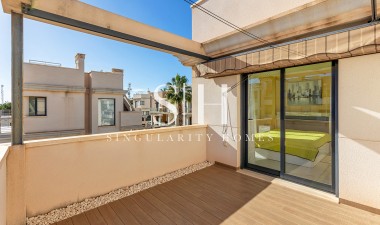 Wiederverkauf - Villa - Orihuela Costa - La Zenia