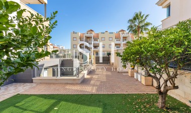 Wiederverkauf - Villa - Orihuela Costa - La Zenia