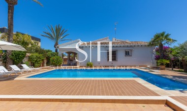 Herverkoop - Villa - Orihuela Costa - Punta Prima