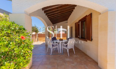 Herverkoop - Villa - Orihuela Costa - Punta Prima