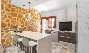 Herverkoop - Villa - Orihuela Costa - Punta Prima