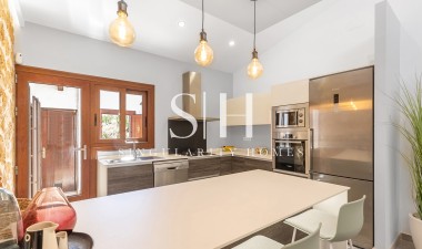 Herverkoop - Villa - Orihuela Costa - Punta Prima