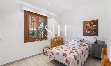 Herverkoop - Villa - Orihuela Costa - Punta Prima