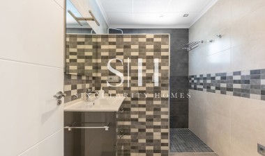 Herverkoop - Villa - Orihuela Costa - Punta Prima