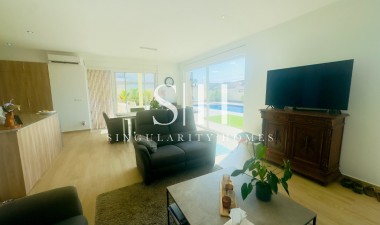 Перепродажа - Villa - Torrevieja - La Siesta - El Salado -  Torreta