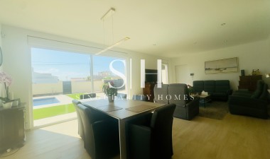 Перепродажа - Villa - Torrevieja - La Siesta - El Salado -  Torreta