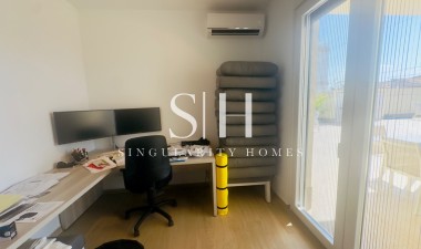 Перепродажа - Villa - Torrevieja - La Siesta - El Salado -  Torreta