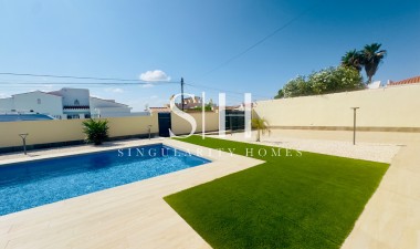Перепродажа - Villa - Torrevieja - La Siesta - El Salado -  Torreta