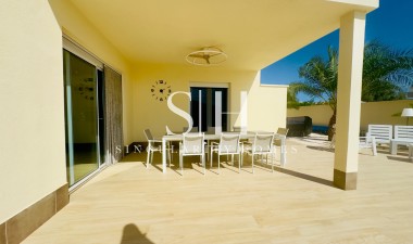 Перепродажа - Villa - Torrevieja - La Siesta - El Salado -  Torreta