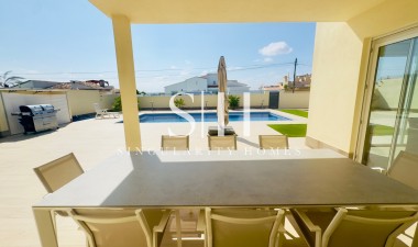 Перепродажа - Villa - Torrevieja - La Siesta - El Salado -  Torreta