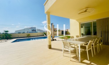 Перепродажа - Villa - Torrevieja - La Siesta - El Salado -  Torreta