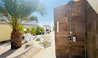 Перепродажа - Villa - Torrevieja - La Siesta - El Salado -  Torreta