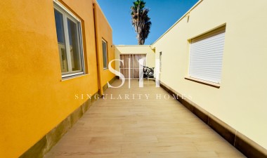 Перепродажа - Villa - Torrevieja - La Siesta - El Salado -  Torreta