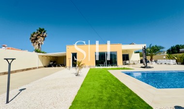 Перепродажа - Villa - Torrevieja - La Siesta - El Salado -  Torreta