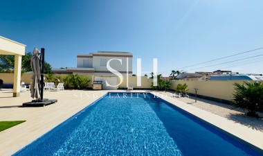 Перепродажа - Villa - Torrevieja - La Siesta - El Salado -  Torreta