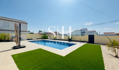 Перепродажа - Villa - Torrevieja - La Siesta - El Salado -  Torreta