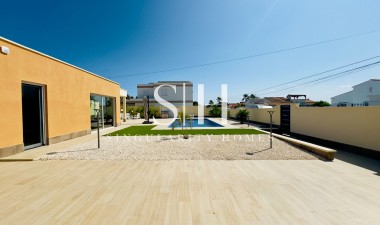 Перепродажа - Villa - Torrevieja - La Siesta - El Salado -  Torreta