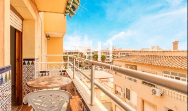 Resale - Apartment / flat - Torrevieja - Playa de los Naufragos