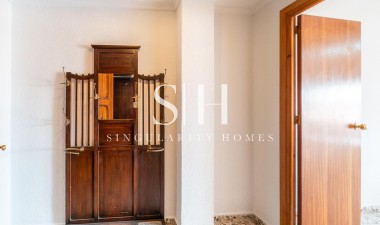 Resale - Apartment / flat - Torrevieja - Playa de los Naufragos