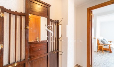 Resale - Apartment / flat - Torrevieja - Playa de los Naufragos