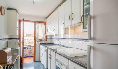 Resale - Apartment / flat - Torrevieja - Playa de los Naufragos