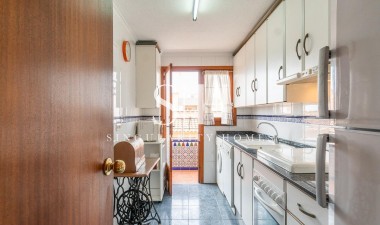 Resale - Apartment / flat - Torrevieja - Playa de los Naufragos