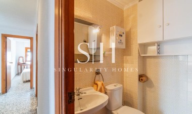 Resale - Apartment / flat - Torrevieja - Playa de los Naufragos