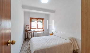 Resale - Apartment / flat - Torrevieja - Playa de los Naufragos
