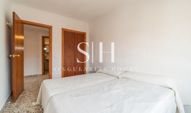 Resale - Apartment / flat - Torrevieja - Playa de los Naufragos