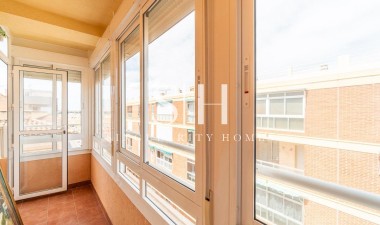 Resale - Apartment / flat - Torrevieja - Playa de los Naufragos