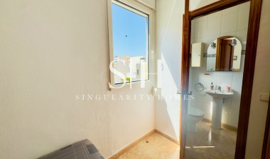 Odsprzedaż - Mieszkanie w bloku - La Zenia