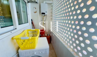 Odsprzedaż - Mieszkanie w bloku - La Zenia