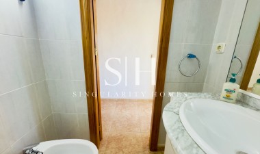 Odsprzedaż - Mieszkanie w bloku - La Zenia