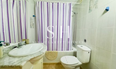 Odsprzedaż - Mieszkanie w bloku - La Zenia