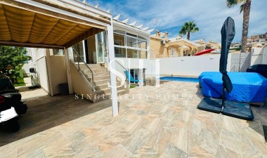 Resale - Villa - Orihuela Costa - Playa Flamenca