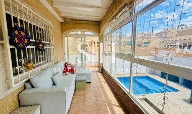 Resale - Villa - Orihuela Costa - Playa Flamenca